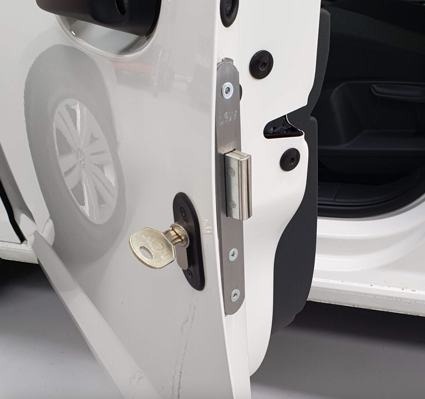 Deadlocks - Vehicle Accessories Ltd